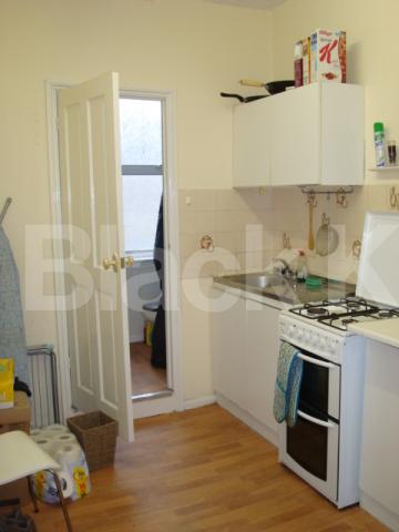 			Call now for a viewing to avoid dissapointment!!, Studio Apartment, 1 bath, 1 reception Studio			 Fashion Street, Bricklane